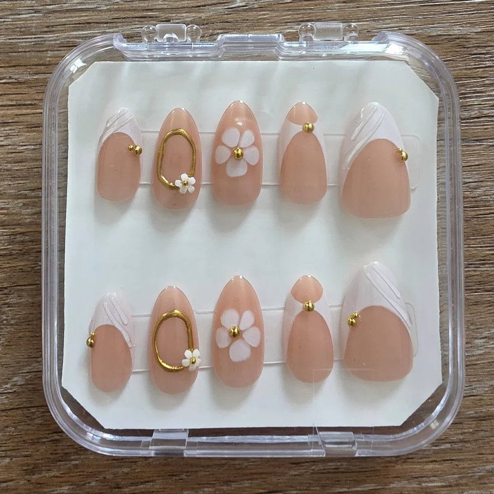 N/A chic nude